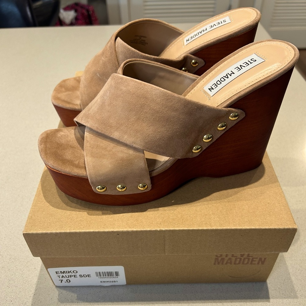 Steve Madden Taupe Suede Platform Wedge Sandals